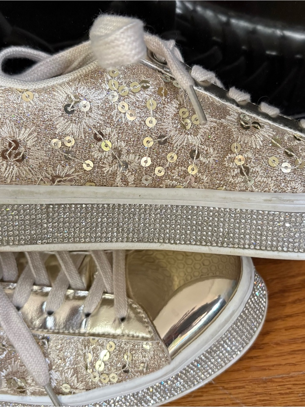 Sequined Metallic Embellished Women's Sneaker - Gold